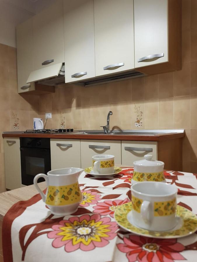 La Casa Di Rosa - Casa Vacanze Meta Buitenkant foto