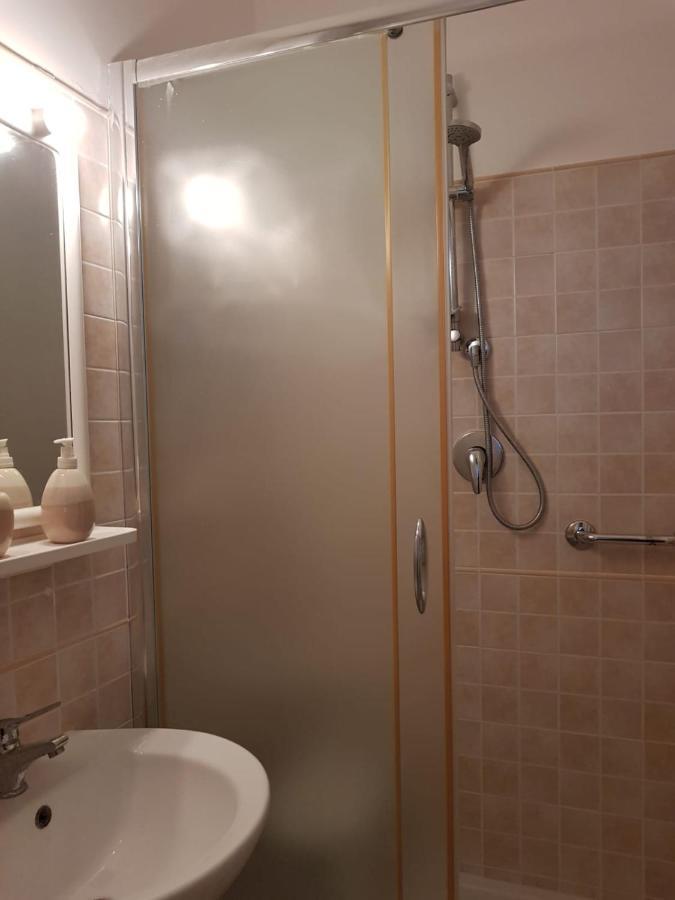 La Casa Di Rosa - Casa Vacanze Meta Buitenkant foto